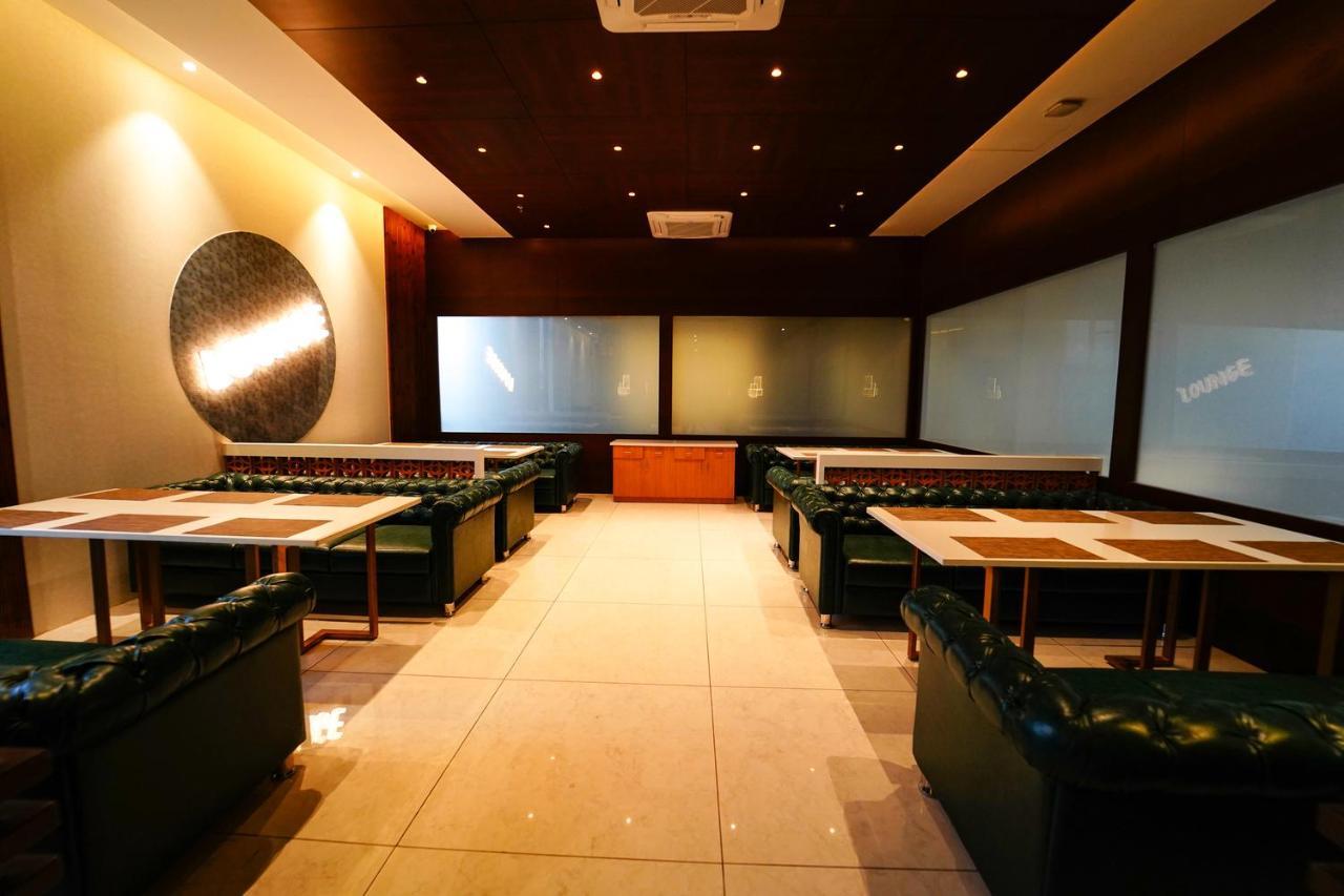 Essentia Luxury Hotel Indore Luaran gambar