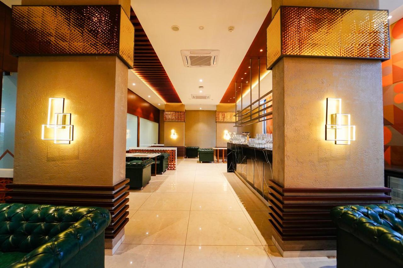 Essentia Luxury Hotel Indore Luaran gambar
