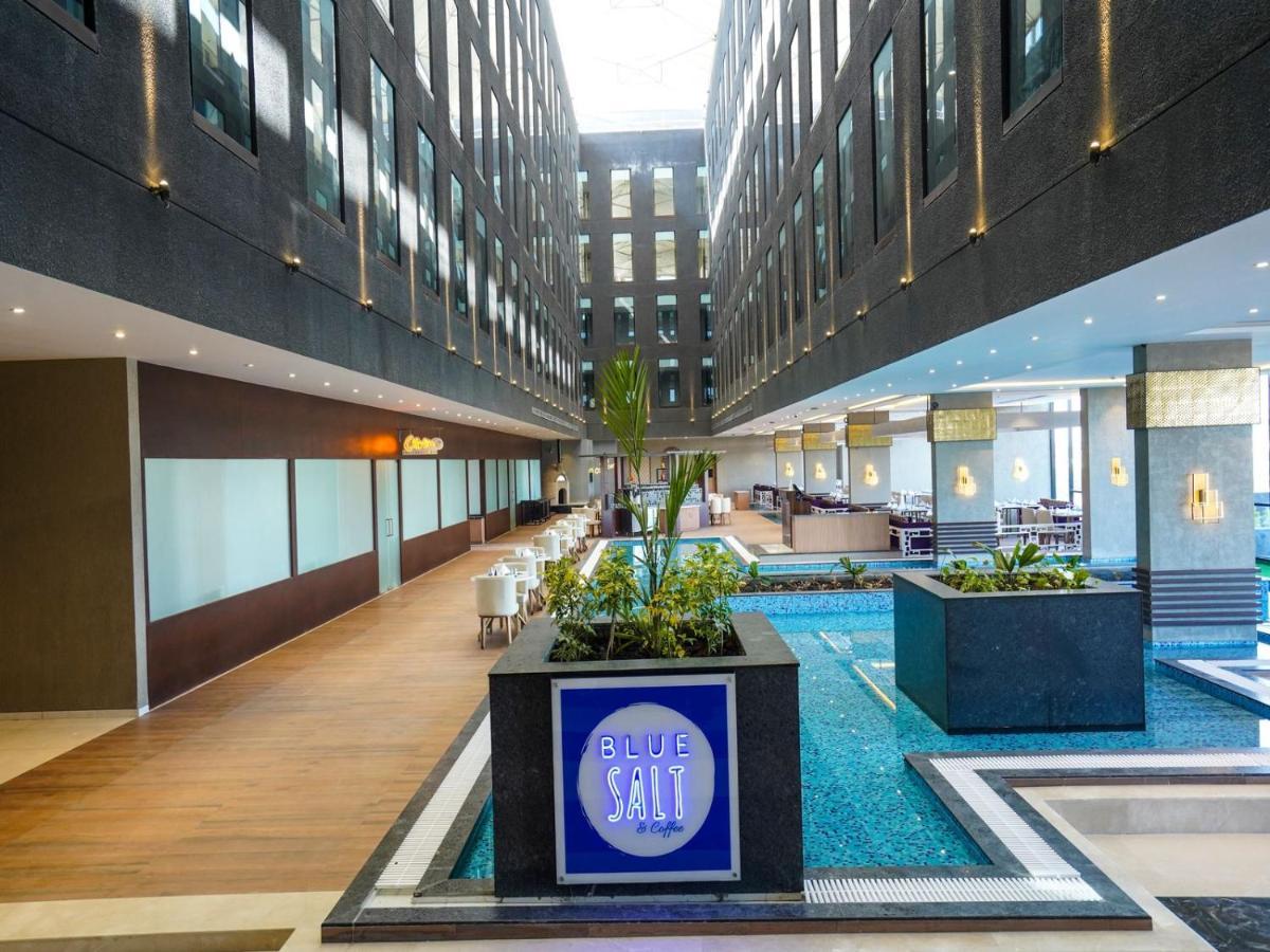Essentia Luxury Hotel Indore Luaran gambar